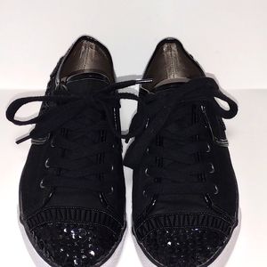 Woman's Guess Shoe's